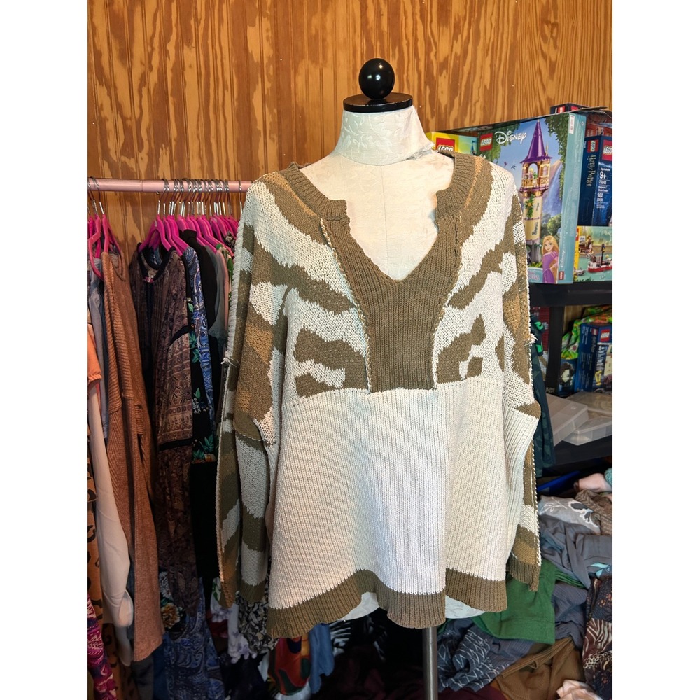 POL Boho Animal Print Oversized Knit Sweater Olive Cream‎ Boho Slouchy Sz L - Picture 2 of 10